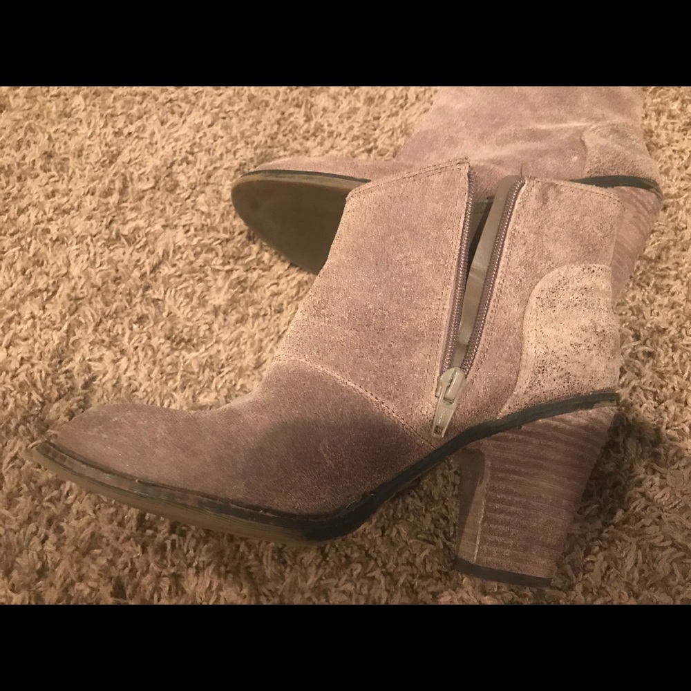 Ankle boots
